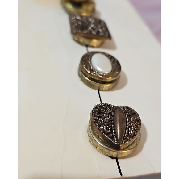 Vintage Button Covers Made in USA Nony New York Ornate Gold Tone Set of 5 - Picture 4 of 12